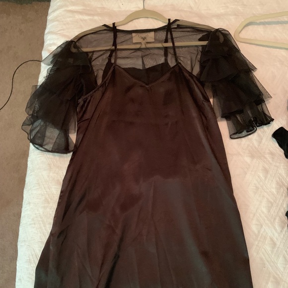 Black ruffle top with satin slip - Picture 2 of 4
